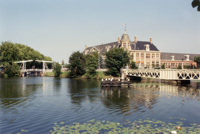 832762 Gezicht op het punt waar de Leidsche Rijn en het Merwedekanaal samenkomen te Utrecht, met links de Abel ...